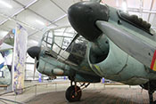 Blick auf die Triebwerke und die Vollsichtkanzel des He-111-Lizenzbaus
