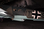 Blick auf den mittleren Rumpf der He 111 H-20 mit der Bodenwanne für den C-Stand-Schützen sowie dem oberen Antennmast
