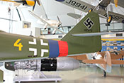 Leitwerksträger und Rumpfhinterteil der Me 262 mit Rumpfband des JG7
