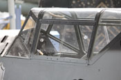 Cockpit der Bf 109 mit Vorder-, Mittel- und Rückteil des Windschutzaufbaues
