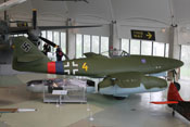Das erste Jagdflugzeug mit Strahltriebwerk - Messerschmitt Me 262 'Schwalbe' im Royal-Airforce-Museum in London-Hendon

