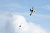 Hurricane Mk IIa und Spitfire MkIa am Himmel über Duxford
