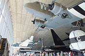 Museumshangar der US-amerikanischen Luftwaffe im IWM Duxford  
