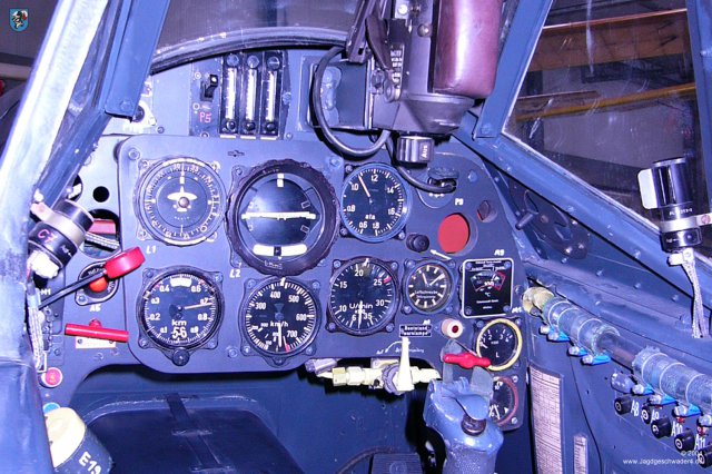 0028_Hannover-Laatzen_Messerschmitt_Bf_109_G-2_WNr_14753_Instrumentenbrett_Cockpitbeleuchtung