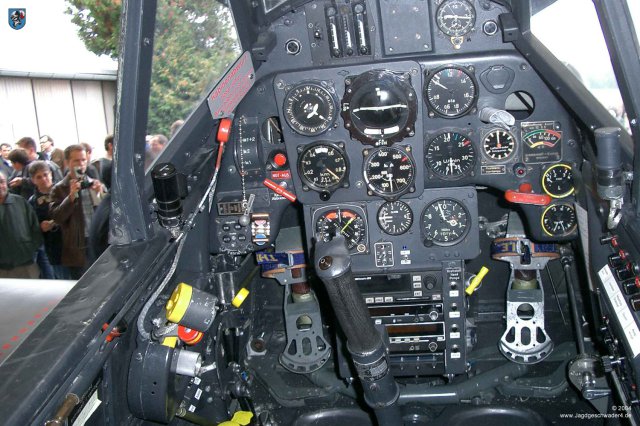 0003_Albstadt-Degerfeld_Messerschmitt_Bf_109_G-4_Cockpit