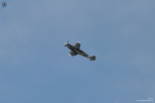 0028_ILA_Berlin_Messerschmitt_Bf_109_G-4_Flugvorfuehrung_Rolle