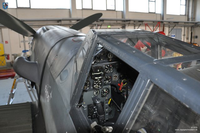 0044_ILA_Berlin_Messerschmitt_Bf_109_G-4_Cockpit_Windschutz