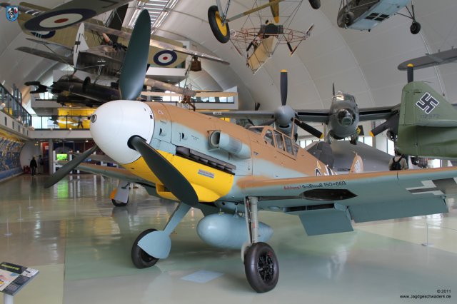 0025_Jagdflugzeug_Messerschmitt_Bf_109_G-2_trop_schwarze_6_RAF-Museum_Hendon