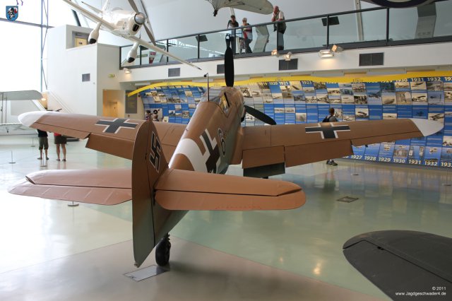 0026_Jagdflugzeug_Messerschmitt_Bf_109_G-2_trop_schwarze_6_RAF-Museum_Hendon