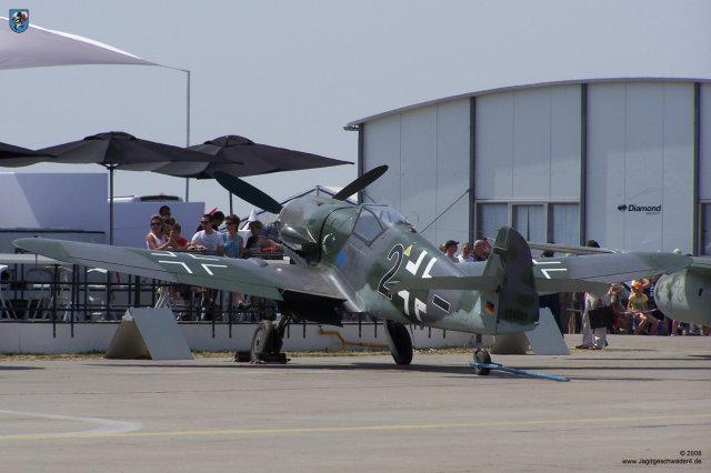 0030_Jagdflugzeug_Messerschmitt_Bf_109_G-10_schwarze_2_ILA_2008_Berlin