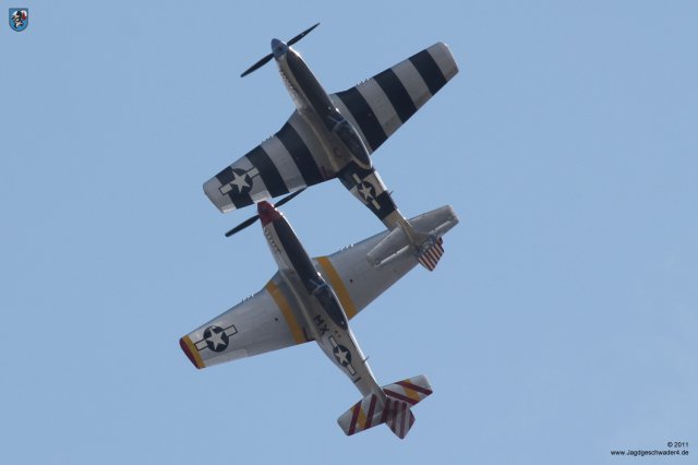 0007_Flying_Legends_2011_North_American_P-51_Mustang_Flying_Horseman
