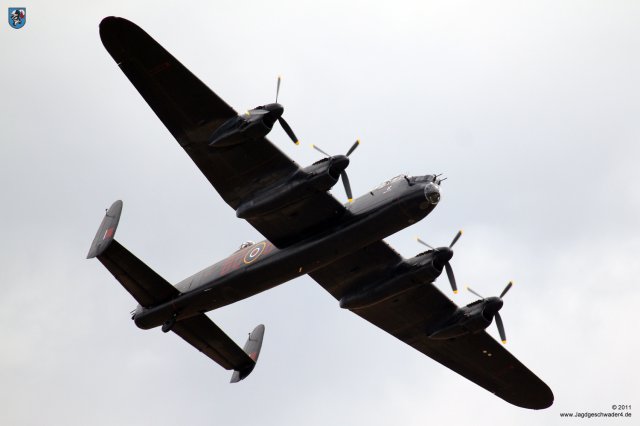0019_Flying_Legends_2011_Avro_Lancaster_PA474_BBMF_Phantom_of_the_Ruhr