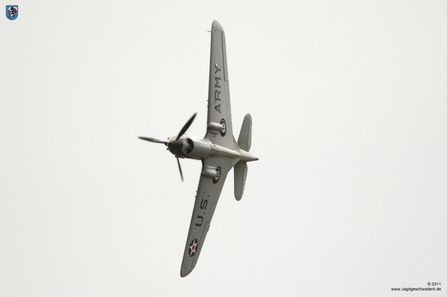 0031_Flying_Legends_2011_Curtiss_P-40B_Warhawk_284_G-CDWH