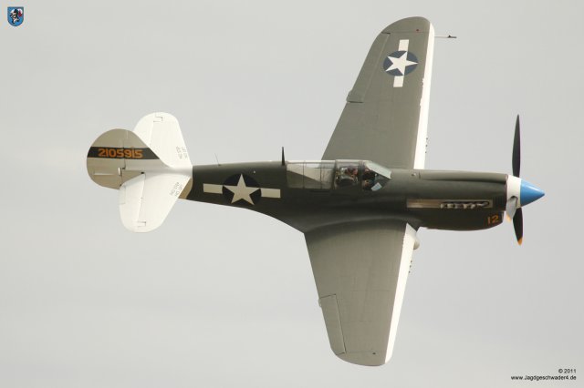0034_Flying_Legends_2011_Curtiss_P-40N_Warhawk_2105915_F-AZKU