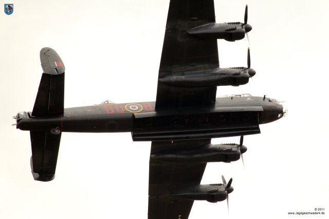 0086_Flying_Legends_2011_Avro_Lancaster_PA474_BBMF_Phantom_of_the_Ruhr