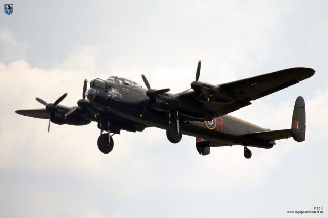 0088_Flying_Legends_2011_Avro_Lancaster_PA474_BBMF_Phantom_of_the_Ruhr