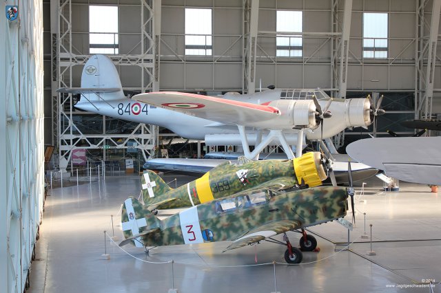 0009_Italienisches_Luftwaffenmuseum_Vigna_di_Valle_Hangar_Badoni_FN305_Macchi_C200_Cant_Z506S