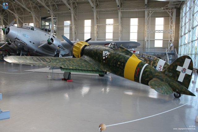 0039_Italienisches_Luftwaffenmuseum_Vigna_di_Valle_Macchi_C200_Serie_IV_Saetta_MM5311_Profil
