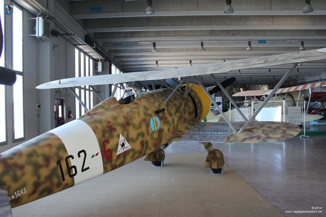 0058_Italienisches_Luftwaffenmuseum_Vigna_di_Valle_Fiat_CR_42_MM5643_Falco_Doppeldecker-Jagdflugzeug_1938_WK2