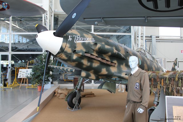 0070_Italienisches_Luftwaffenmuseum_Vigna_di_Valle_Macchi_MC202_Serie_73-7_MM9667_Seriennummer_366_Folgore