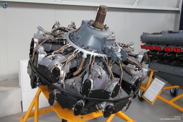 0124_Italienisches_Luftwaffenmuseum_Vigna_di_Valle_Doppelsternmotor_Wright