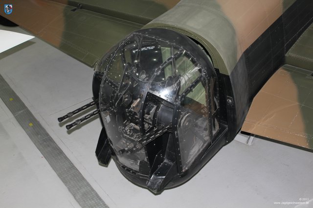0026_IWM-Museum_Duxford_Avro_Lancaster_Mk_X_Heckstand