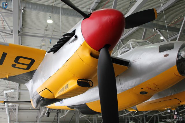 0028_IWM-Museum_Duxford_de_Havilland_Mosquito_TT35
