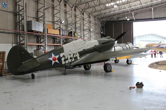 0045_IWM-Museum_Duxford_Curtiss_P-40B_Warhawk_G-CDWH_284_41-13297