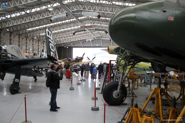 0050_IWM-Museum_Duxford_Hangar_Flugzeuge