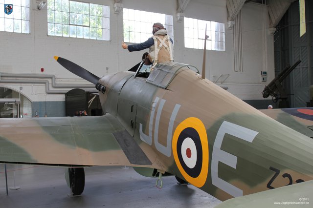 0069_IWM-Museum_Duxford_Hawker_Hurricane_Mk_IIb_Z2315