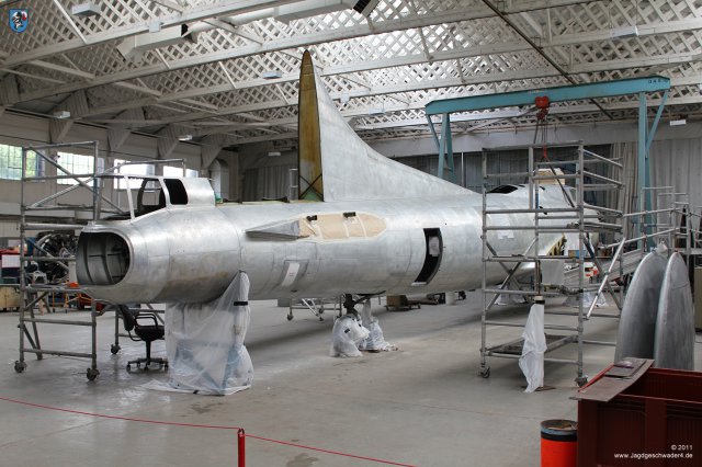 0083_IWM-Museum_Duxford_Boeing_B-17G_Flying_Fortress_Rumpf_Restauration