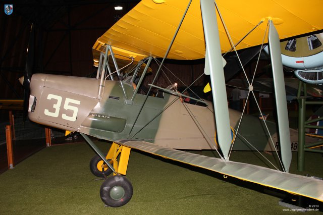 0060_Tschechisches_Luftfahrtmuseum_Prag_Kbely_De_Havilland_DH-82A_Tiger_Moth_Mk_II_SN_4613_1944
