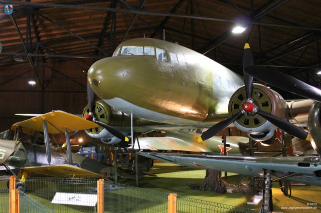 0061_Tschechisches_Luftfahrtmuseum_Prag_Kbely_Lissunow_Li-2_Transportflugzeug_sowjetischer_Nachbau_DC-3_1944
