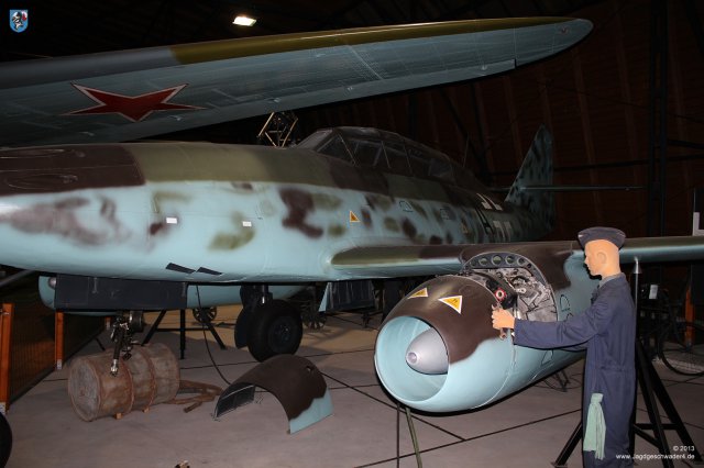 0071_Tschechisches_Luftfahrtmuseum_Prag_Kbely_Avia_CS-92_Messerschmitt_Me_262_B-1a_Doppelsitzer