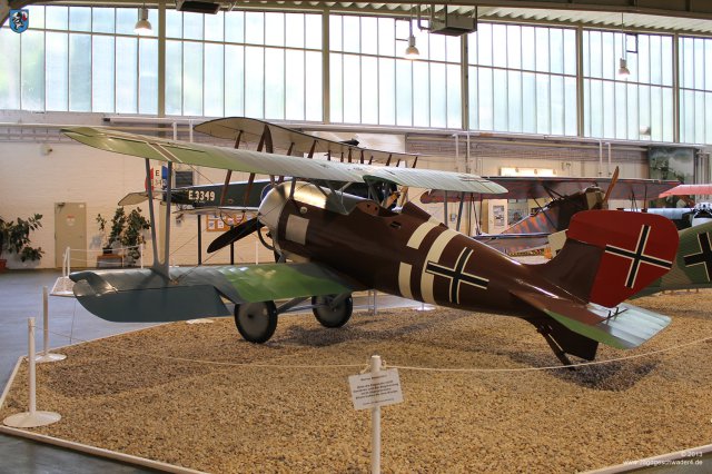 0022_Militaerhistorisches_Museum_Berlin-Gatow_Doppeldecker-Jagdflugzeug_Siemens-Schuckert_D_III_1918