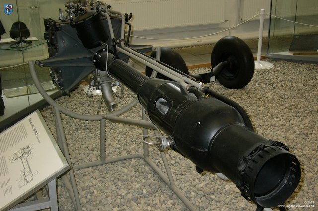 0054_Militaerhistorisches_Museum_Berlin-Gatow_Raketen-Triebwerk_HWK_109-509_A