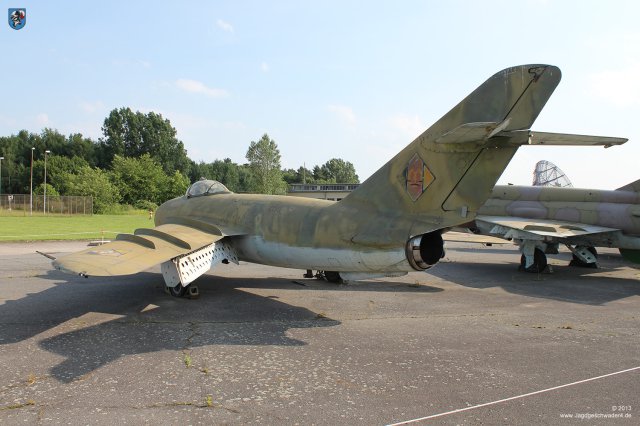 0079_Militaerhistorisches_Museum_Berlin-Gatow_Jagdbomber_Mikojan-Gurewitsch_MiG-17F_Fresco_C_905_1951
