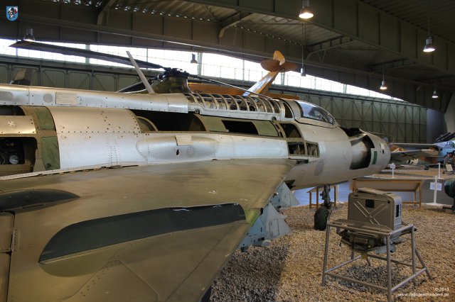 0083_Militaerhistorisches_Museum_Berlin-Gatow_Mikojan-Gurewitsch_MiG-21_Fishbed_Struktur_1955