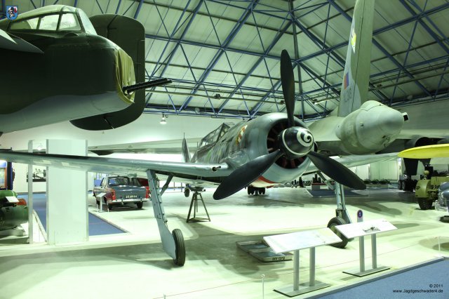 0029_RAF-Museum_Heandon_Focke-Wulf_FW190_S-8_Trainer_Jagdgeschwader_54_WNr_584219