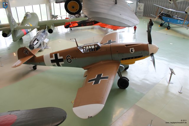 0032_RAF-Museum_Heandon_Messerschmitt_Bf109_G-2_Trop_Schwarze_6_WNr_10639_Jagdgeschwader_77