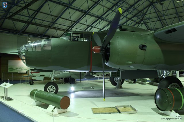 0068_RAF-Museum_Heandon_North_American_B-25_Mitchell_und_HC_2000_LB