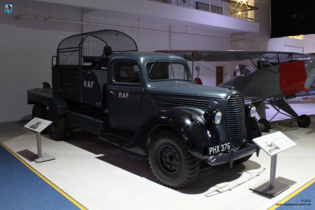 0131_RAF-Museum_Heandon_Fordson_E917T_Windenfahrzeug_fuer_Sperrballone