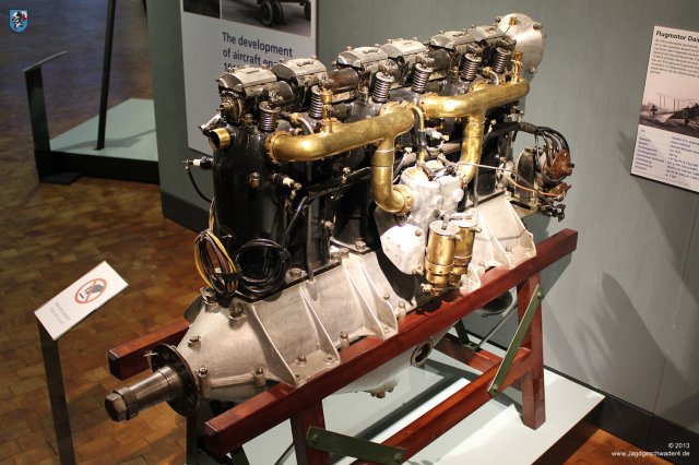 0021_Technikmuseum_Berlin_6-Zylinder-Reihenmotor_Daimler_D_II_140PS_1916