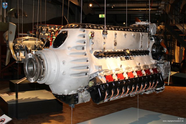 0034_Technikmuseum_Berlin_12-Zylinder-V-Motor_Junkers_Jumo_213_A1_1750PS_1944