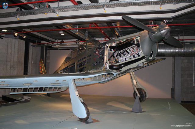 0041_Technikmuseum_Berlin_Jagdflieger-Schulflugzeug_Arado_Ar_96_B-1_1943_Argus_AS_410a_340-PS